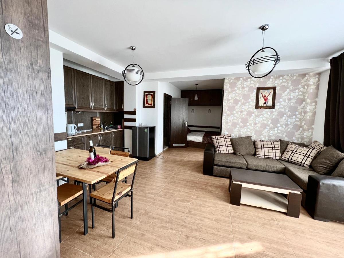 Mountain Cricket Chalets And Apartments Gudauri Luaran gambar