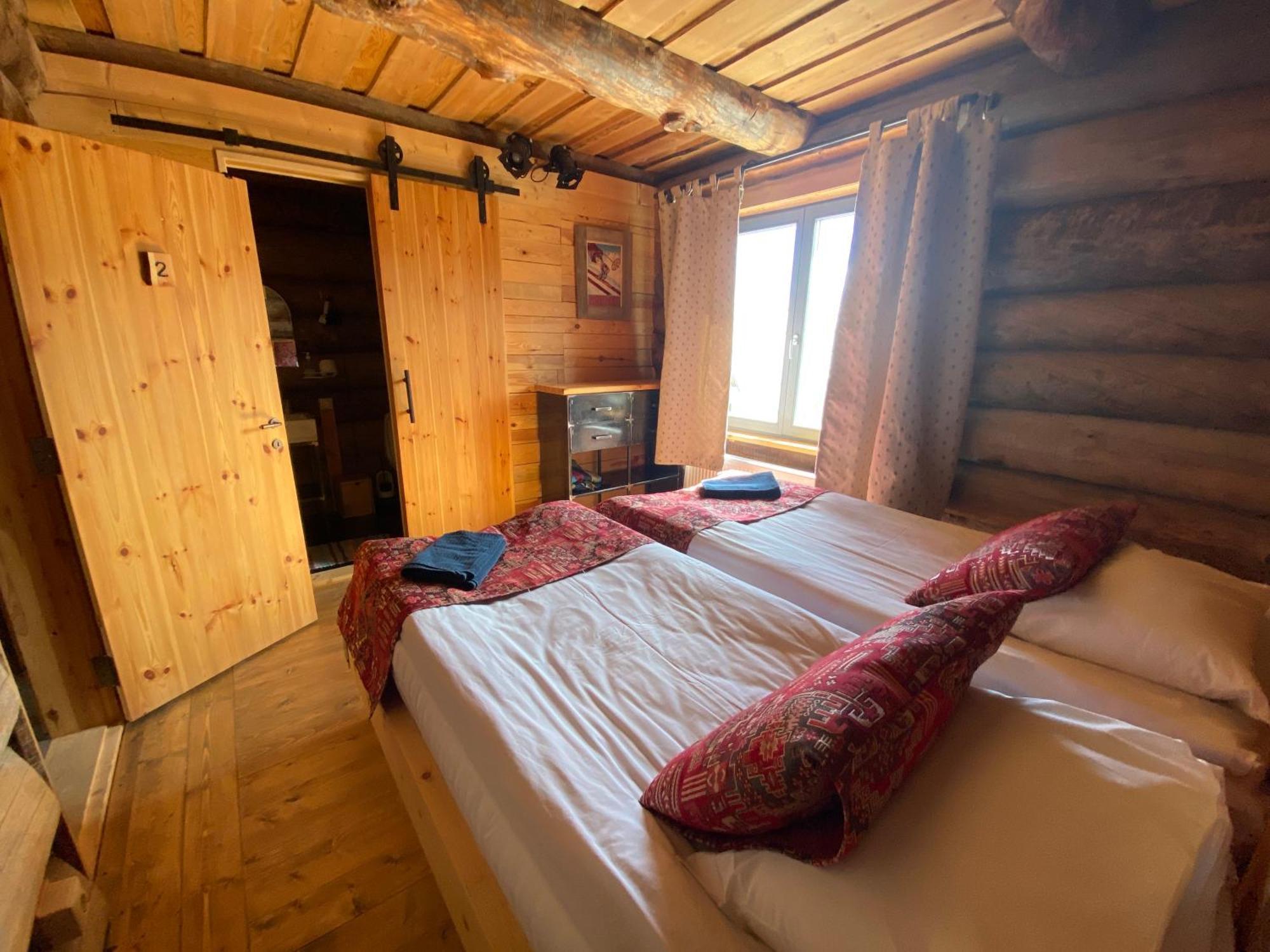 Mountain Cricket Chalets And Apartments Gudauri Bilik gambar
