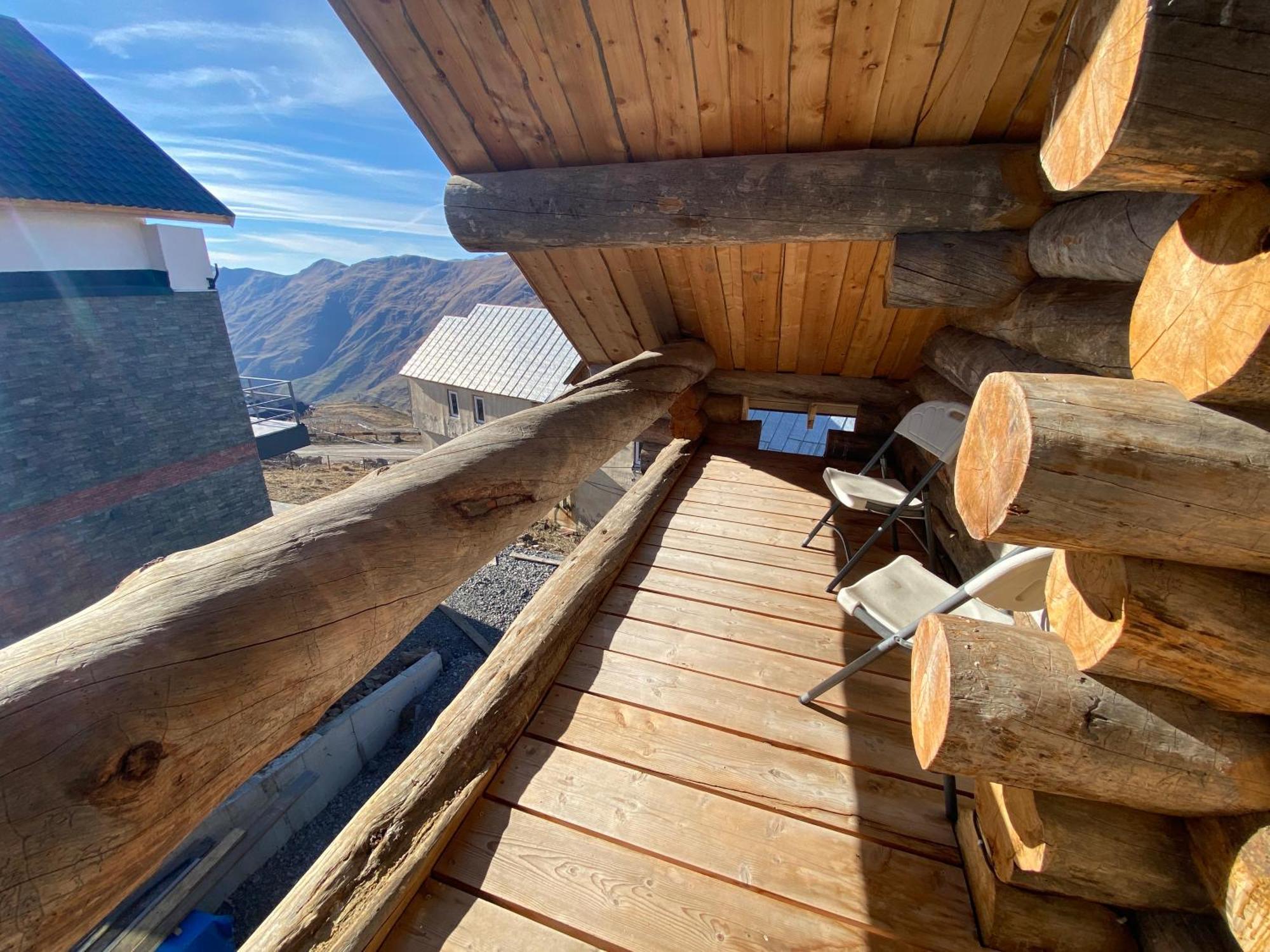 Mountain Cricket Chalets And Apartments Gudauri Bilik gambar