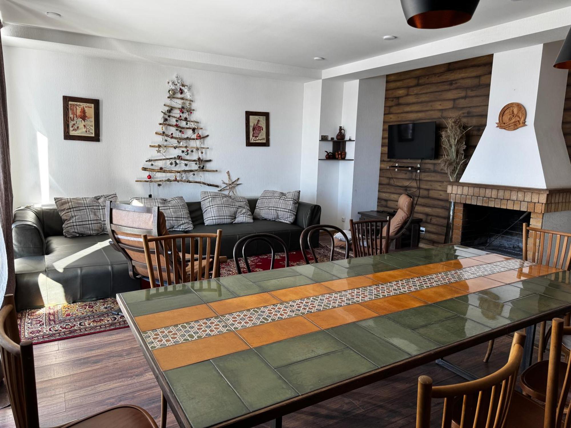 Mountain Cricket Chalets And Apartments Gudauri Bilik gambar